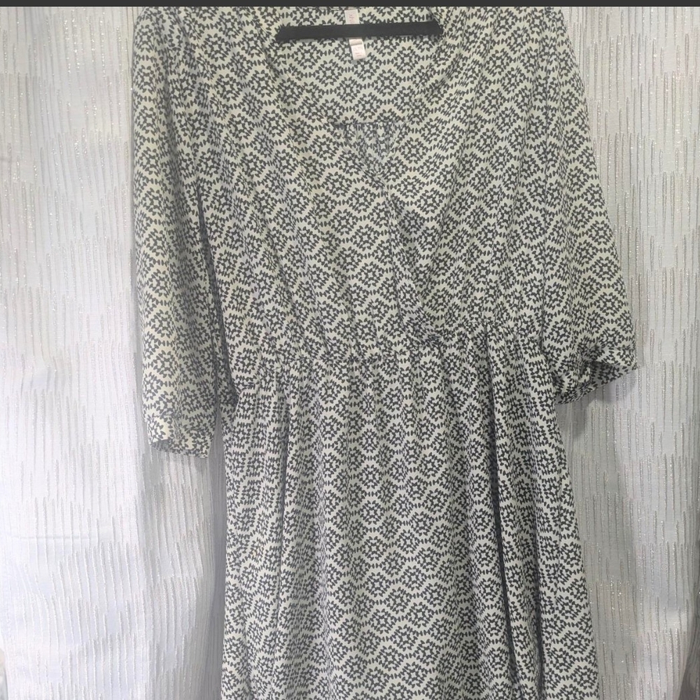 Xhilaration Black and White Geometric Long Sleeve Dress